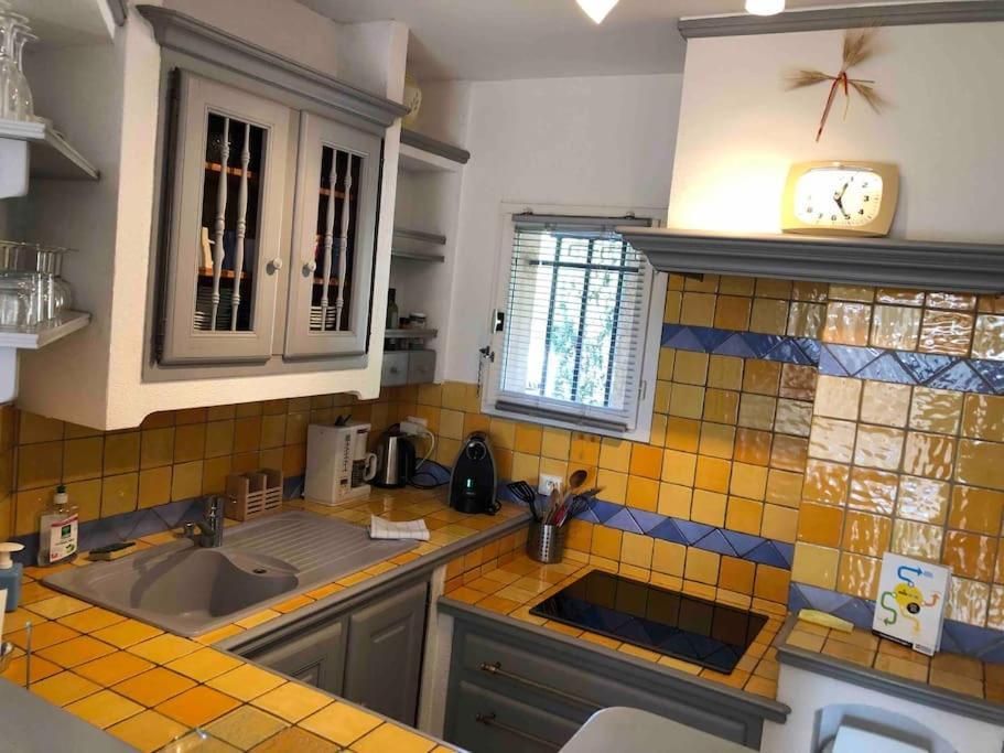 Appartement 60M2 - 2 Chambres A Une Minute Des Plages, Parking Prive Sausset-les-Pins Eksteriør bilde