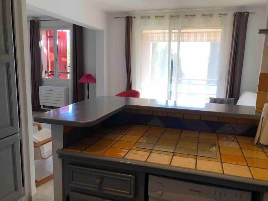 Appartement 60M2 - 2 Chambres A Une Minute Des Plages, Parking Prive Sausset-les-Pins Eksteriør bilde